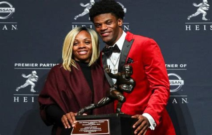 Lamar Jackson Net Worth, Gilfriend Jaime Taylor, Height, Biography, Parents, Instagram